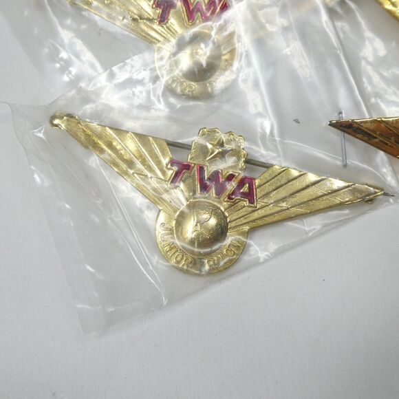 TWA Junior Pilot Wings Pins Lot of 4 Vintage Goldtone Metal - Picture 3 of 5